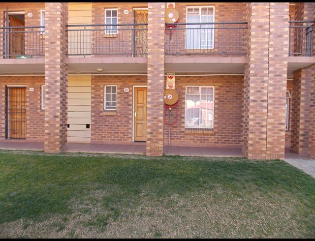 2 bed property for sale in COMET